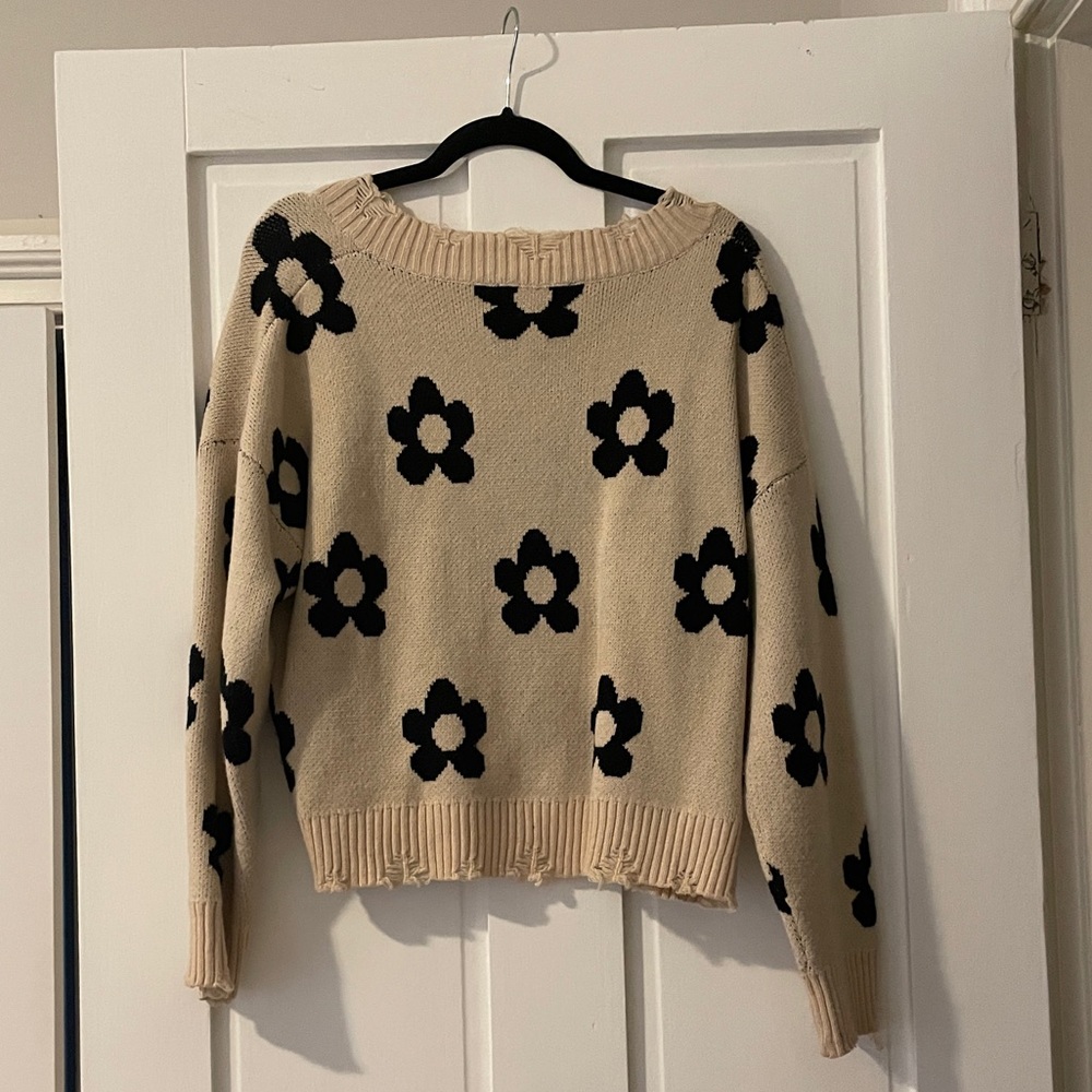 Brooklyn Karma Tan Daisy Flower Sweater
